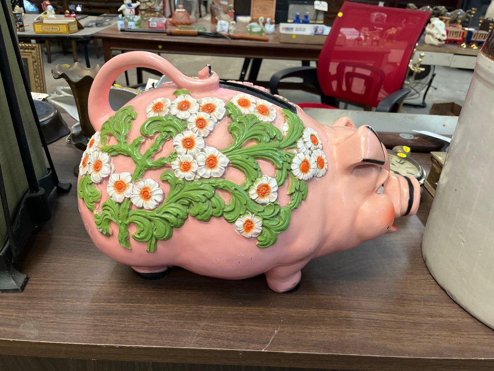 VINTAGE/LARGE PIGGY BAMK