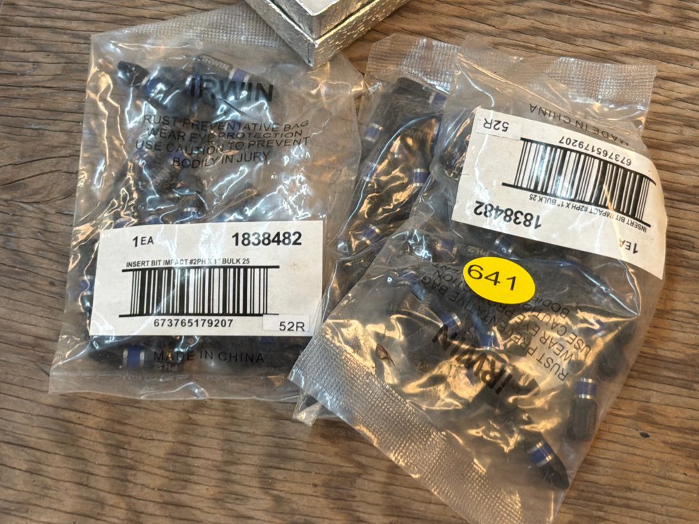 LOT OF IRWIN DRILL BITS