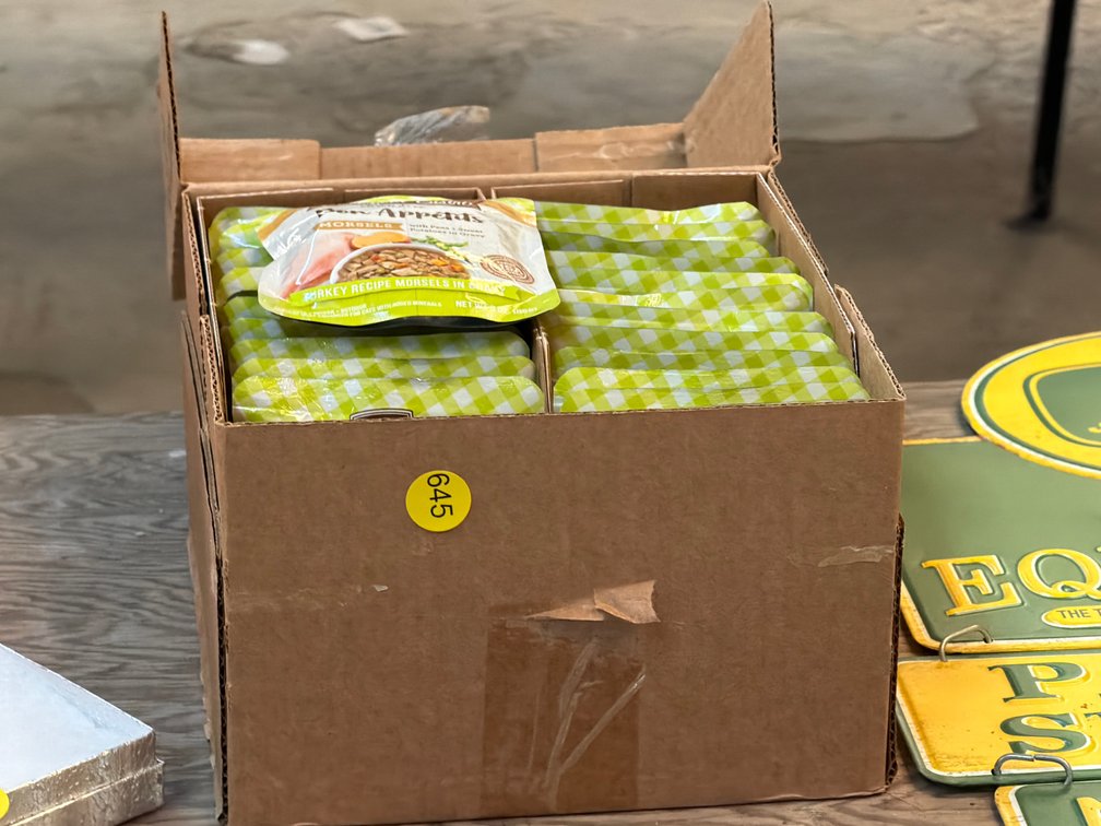 LOT OF CAT FOOD