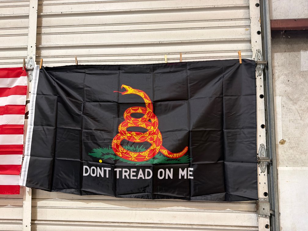 DONT TREAD ON ME FLAG