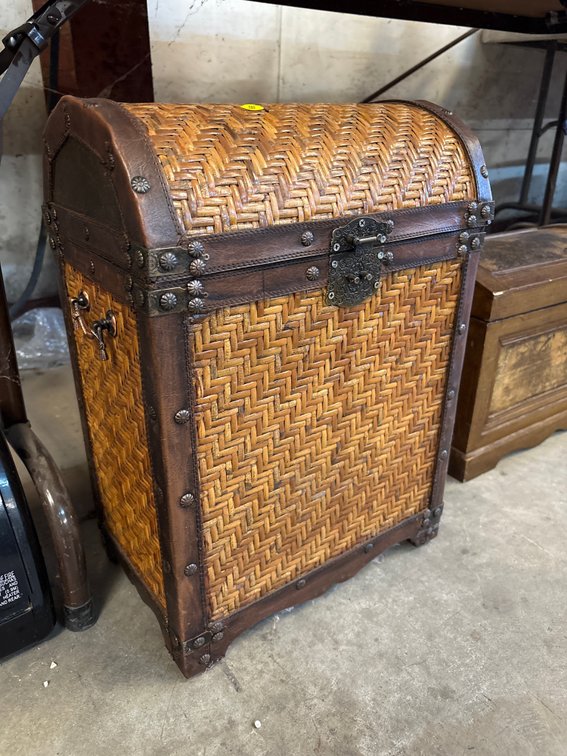 WICKER STORAGE CHEST