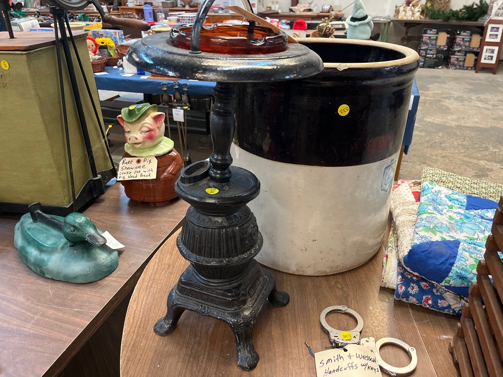 CAST IRON HEATER REPLICA ASHTRAY