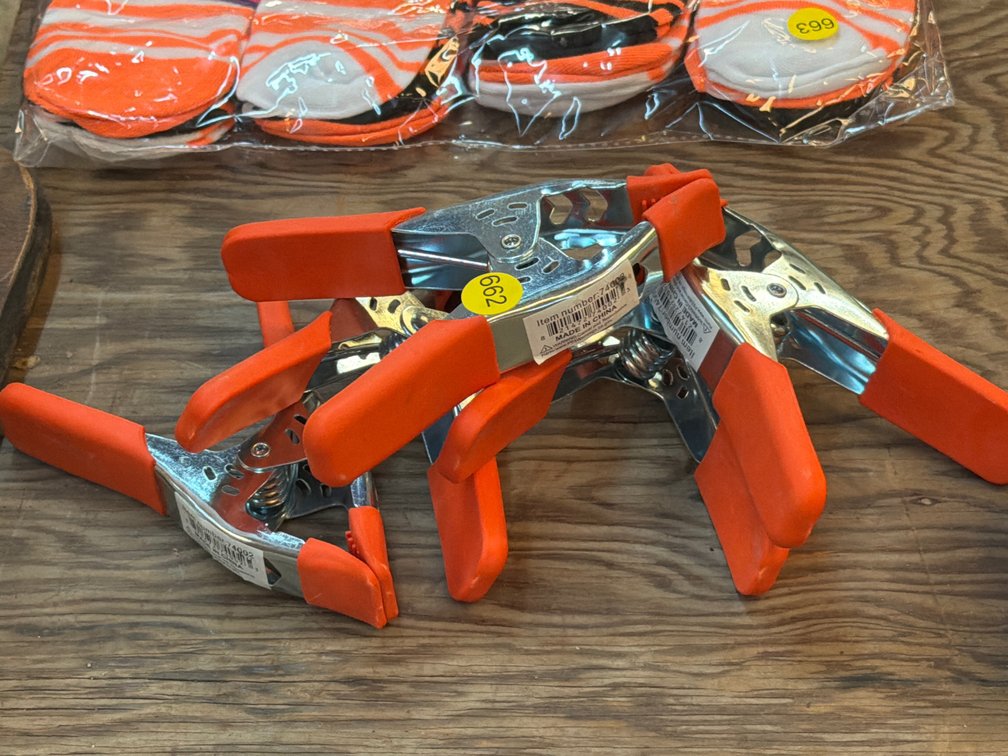 LOT OF CLAMPS