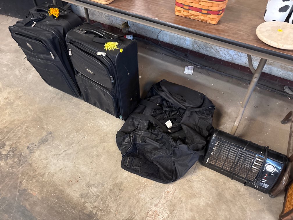 LUGGAGE BAGS, DUFFLE BAG, SPACE HEATER