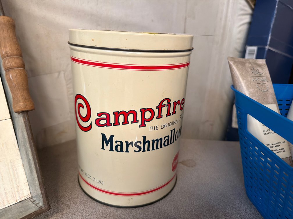 CAMPFIRE MARSHMALLOW TIN