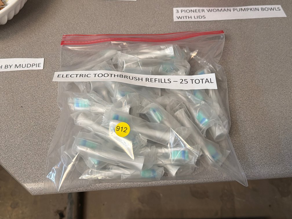 (25) ELECTRIC TOOTHBRUSH REFILLS