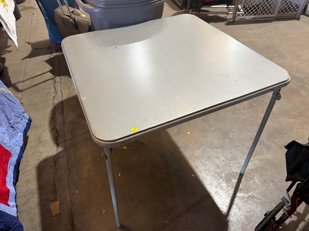 FOLDING CARD TABLE