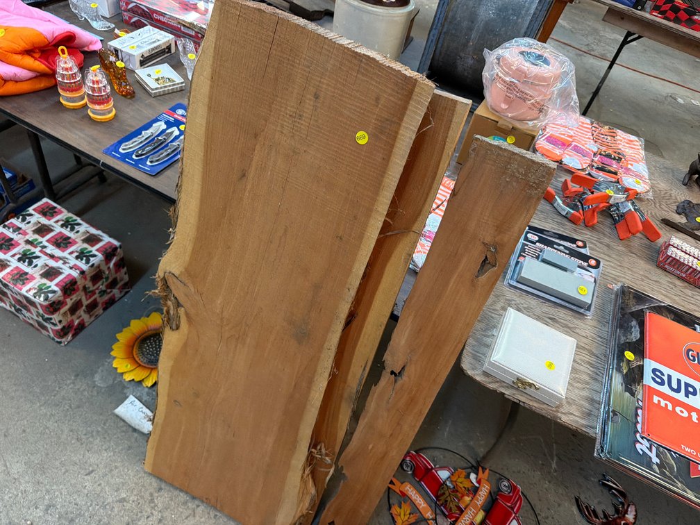 LOT OF CEDAR LUMBER PIECES
