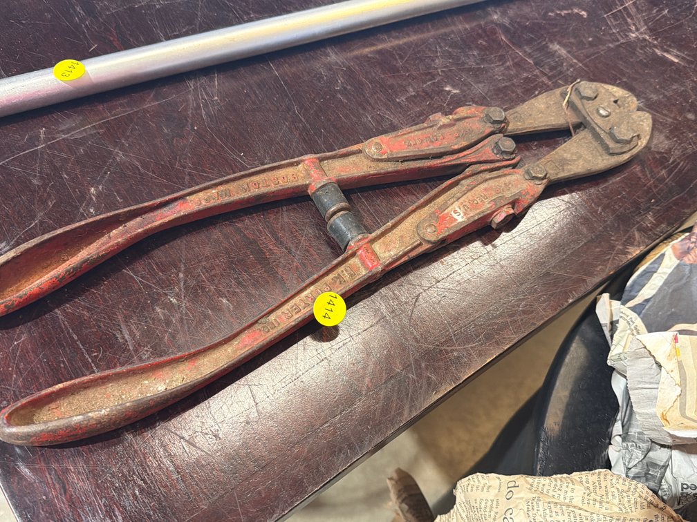 PAIR OF BOLT CUTTERS