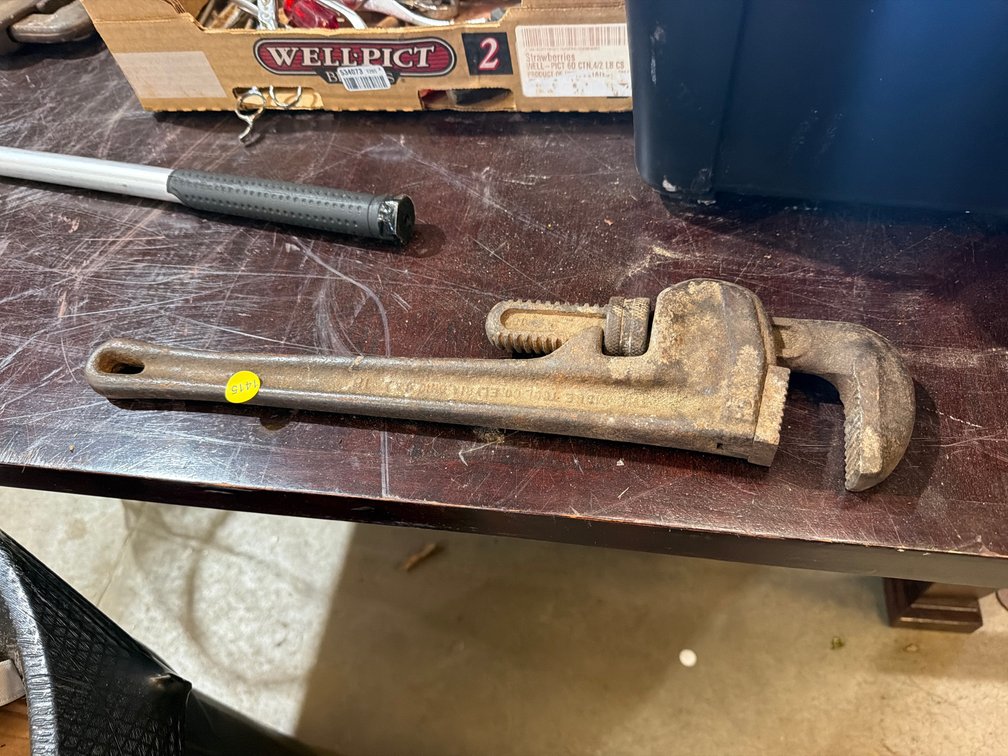 PIPE WRENCH