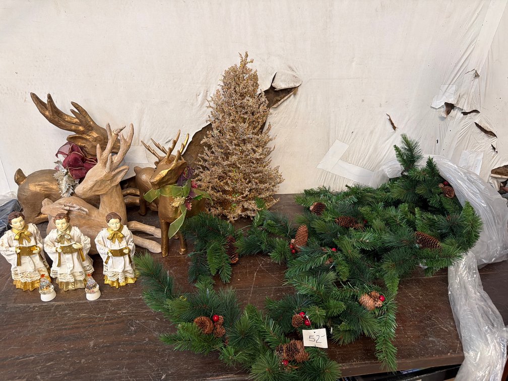 CHRISTMAS DECOR