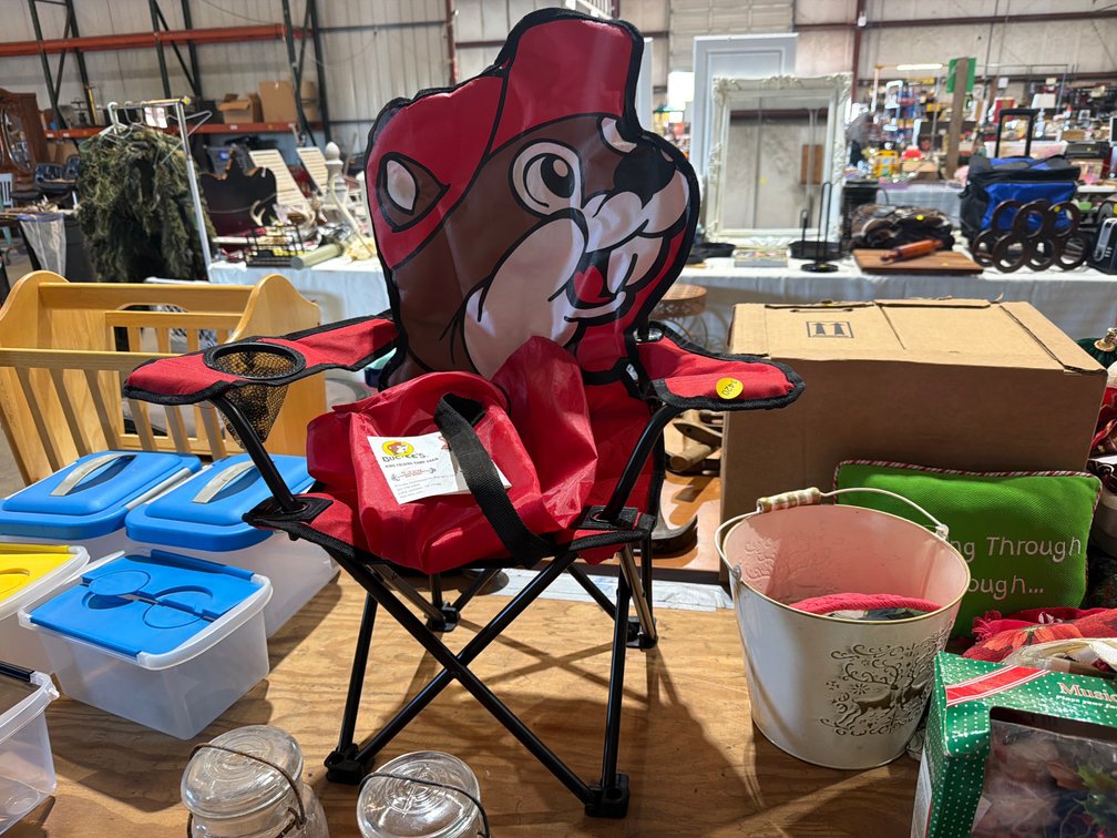 KIDS BUCCEES CHAIR
