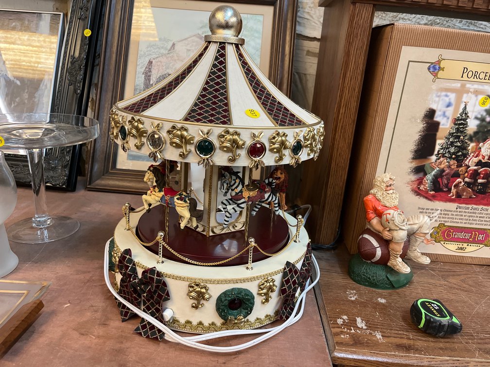 CHRISTMAS CAROSEL