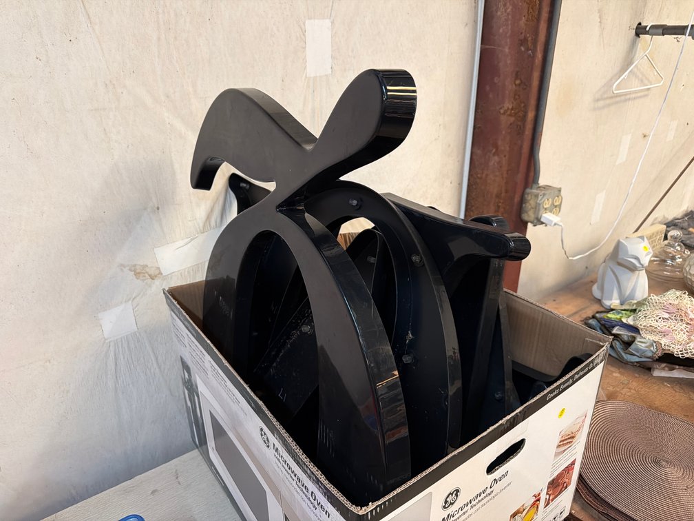 BLACK PLASTIC LETTER DECOR