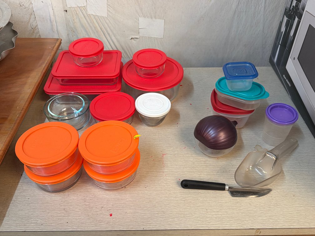 VARIOUS FOOD STORAGE CONTAINERS