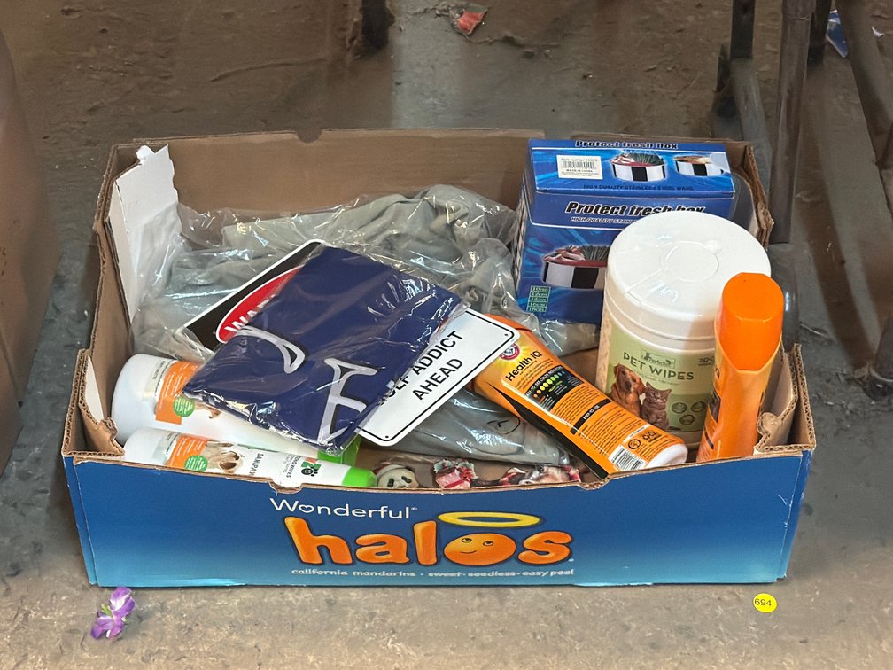 BOX OF PET ITEMS