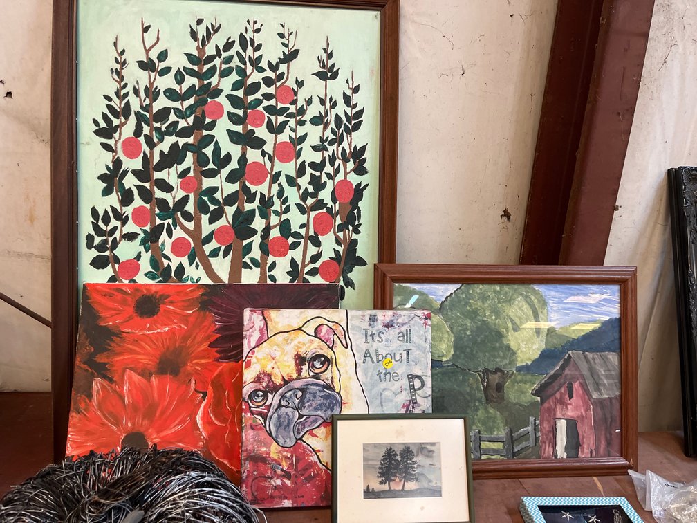 WALL DECOR LOT