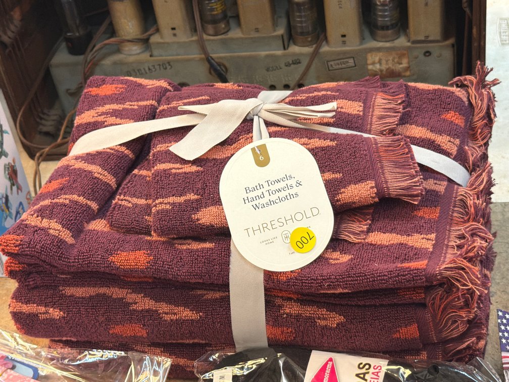 TOWELS AND WASHCLOTHS