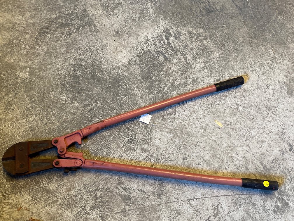 BOLT CUTTER