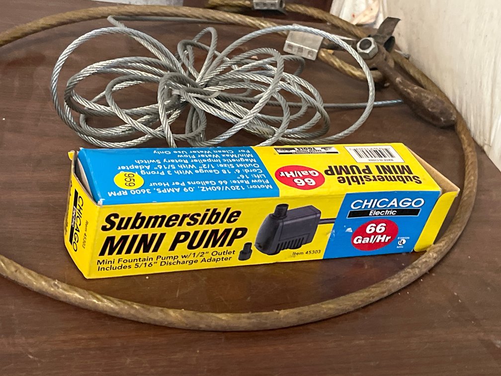 SUBMERSIBLE PUMP AND  2 CABLES