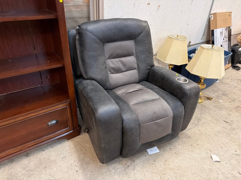 ROCKING RECLINER