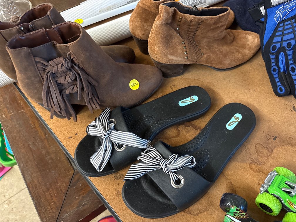 3 PAIRS OF WOMENS SHOES