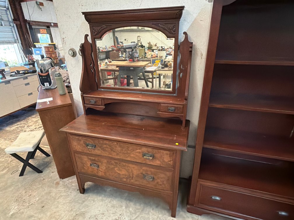 DRESSER VANITY