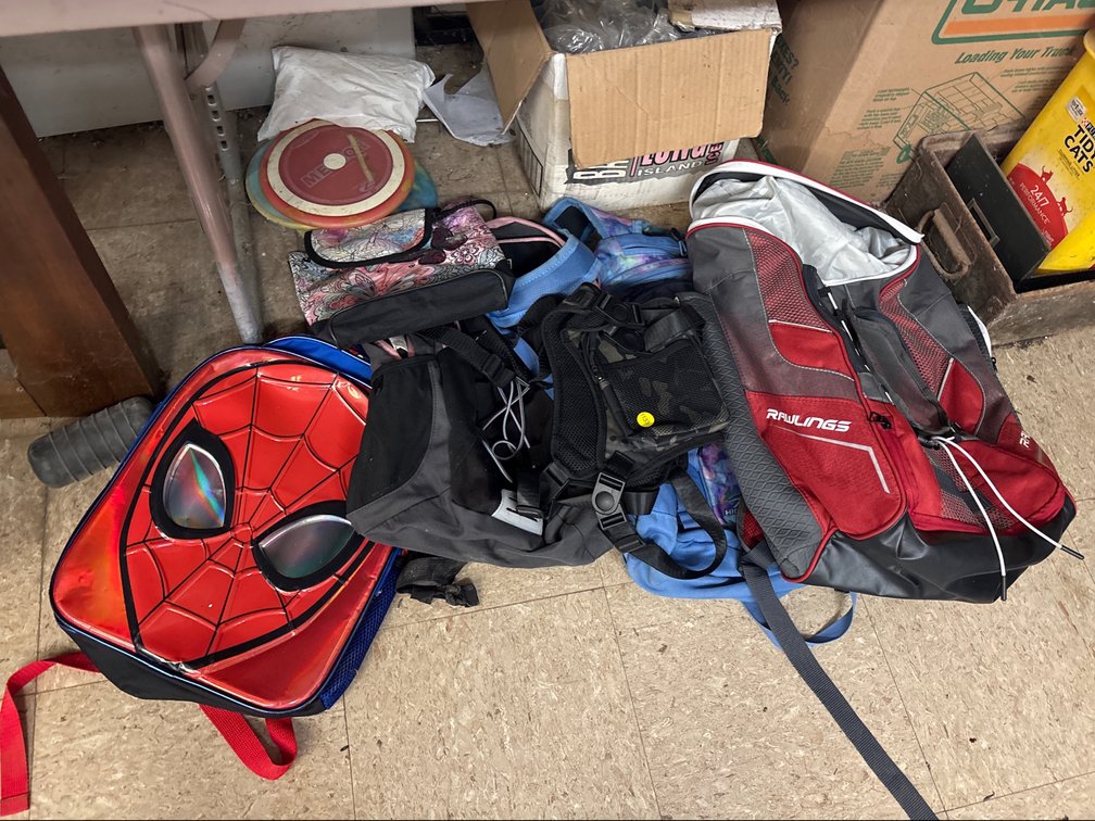 LOT OF BACKPACKS & BAGS