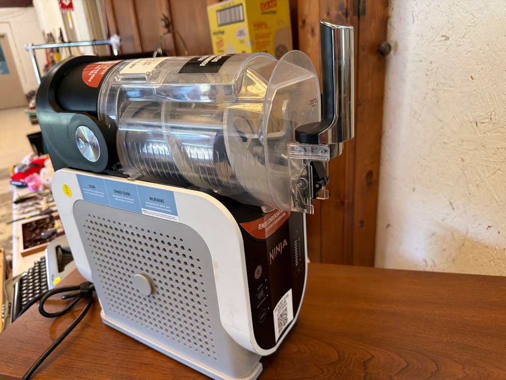 NINJA FROZEN DRINK MACHINE