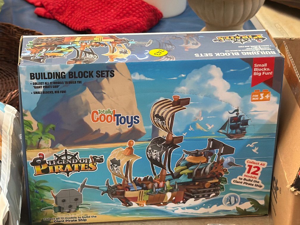 PIRATE TOY