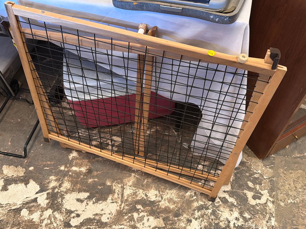 BABY GATE