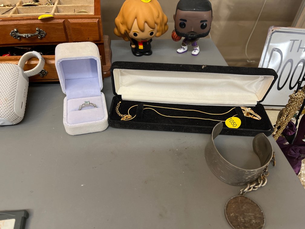 JEWELRY LOT
