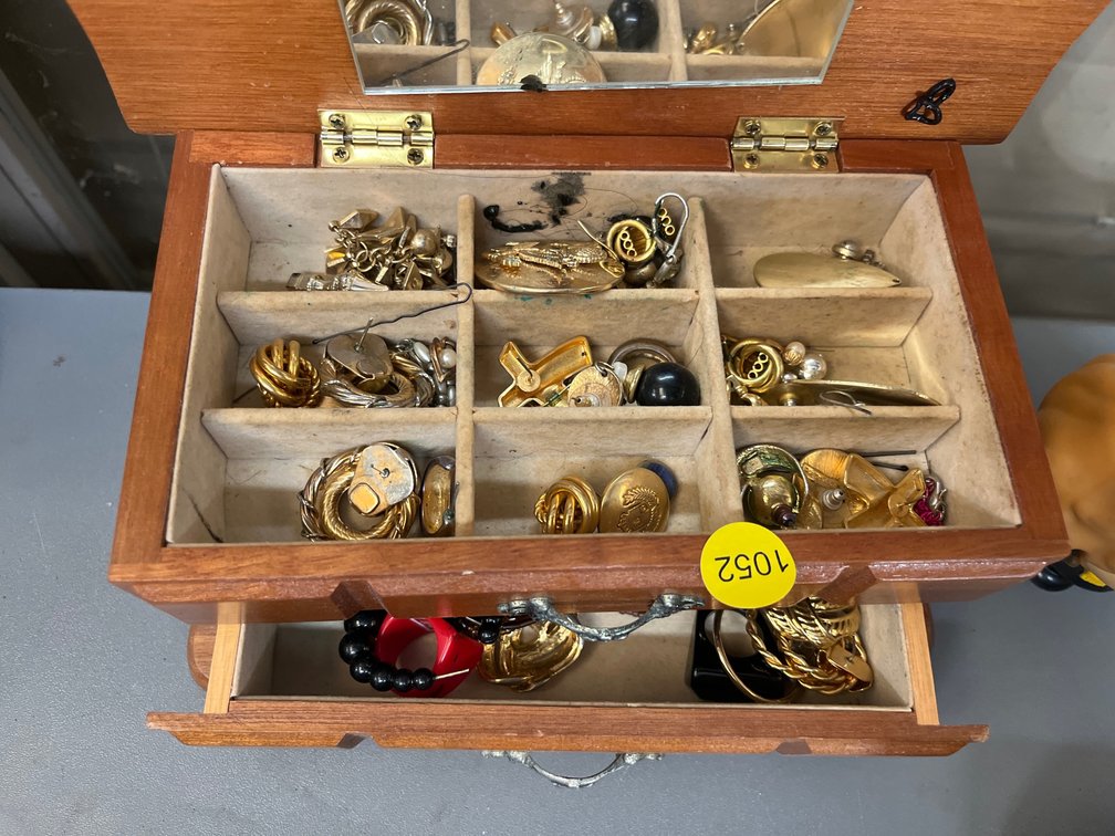 JEWELRY BOX WITH CONTENTS