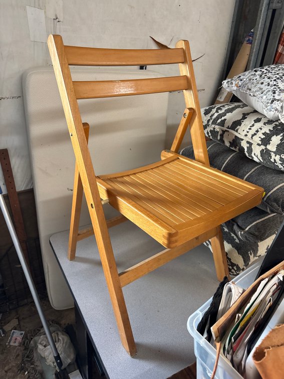 WOODEN FOLDABLE CHAIR