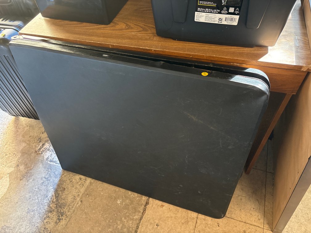 BLACK FOLDABLE TABLE