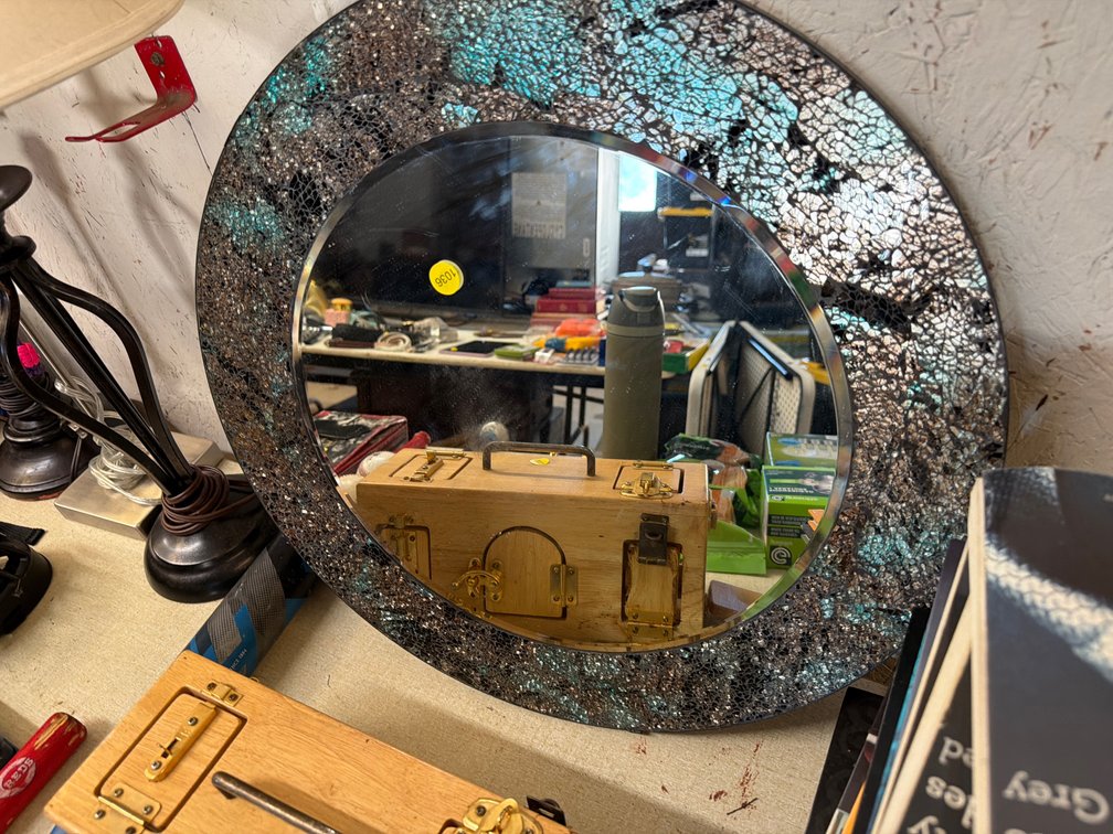 DECORATIVE MIRROR