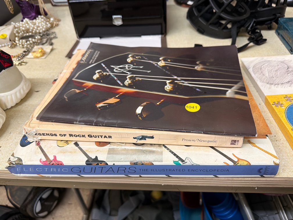 GUITAR BOOK, ENCYCLOPEDIA