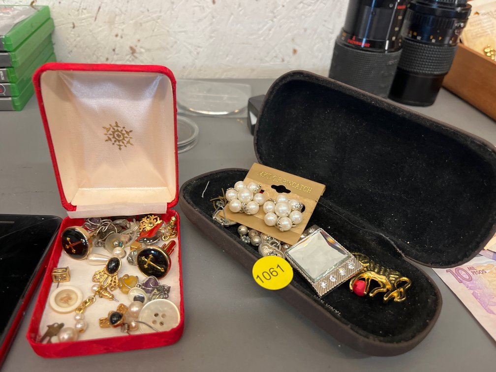 COSTUME JEWELRY