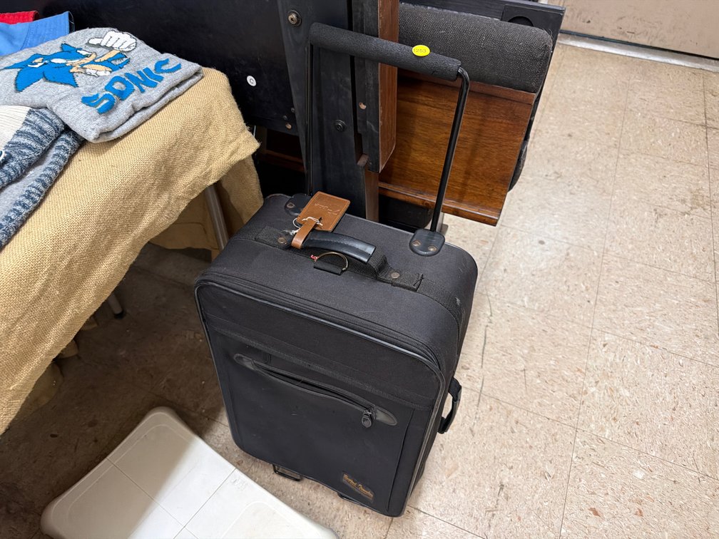 RUGGED TRAVELER SUITCASE