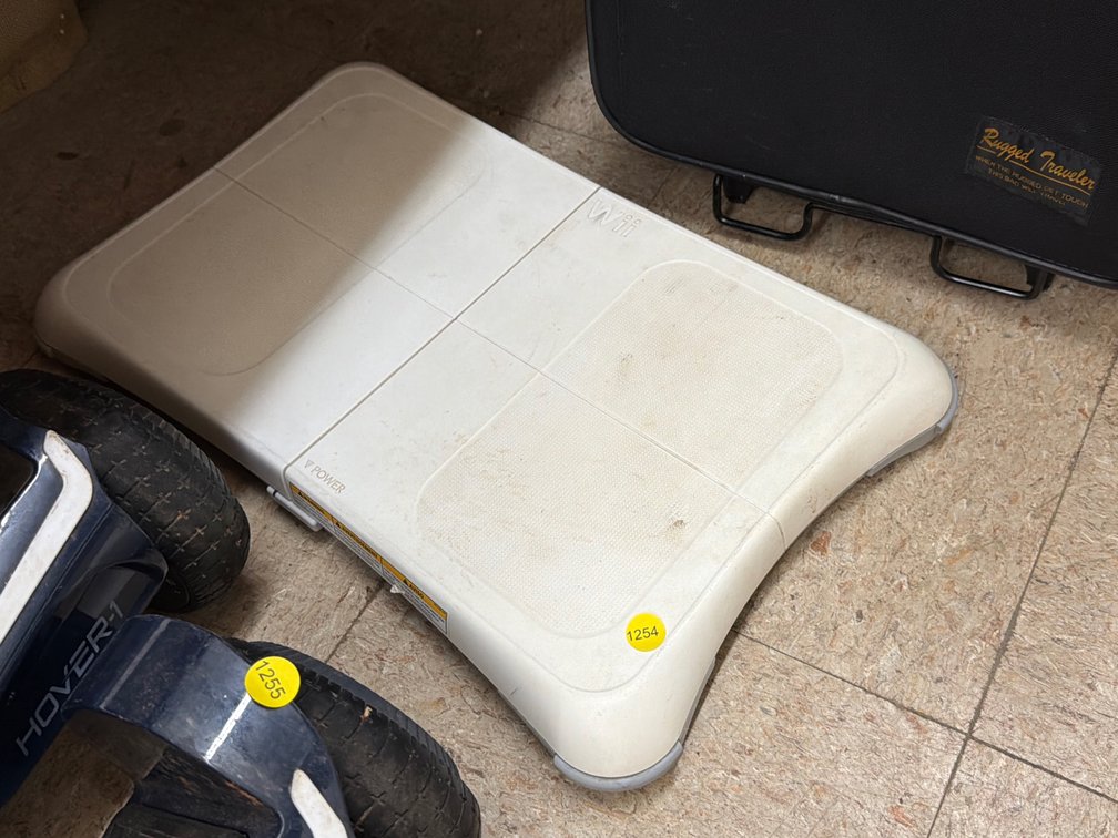 WII FIT BOARD