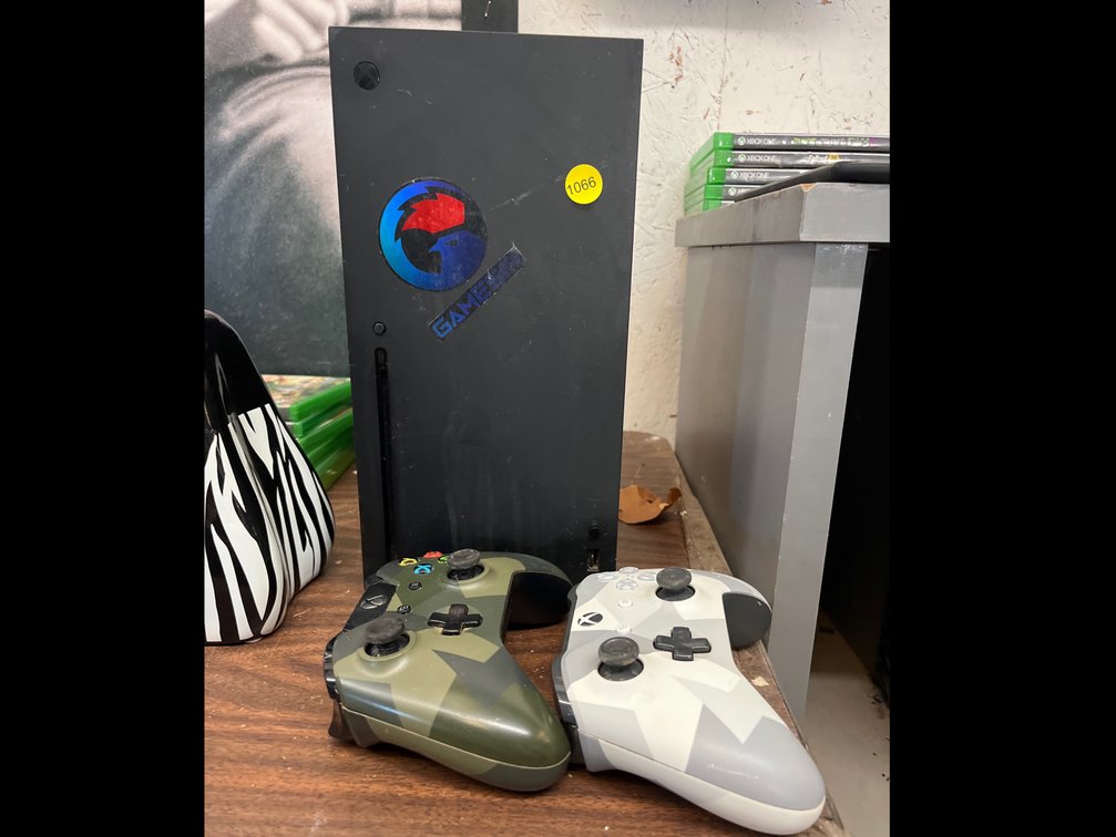 X BOX AND CONTROLLERS