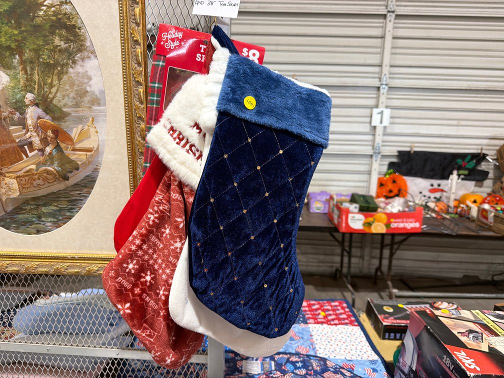 9 CHRISTMAS STOCKINGS AND 38” TREE SKIRT