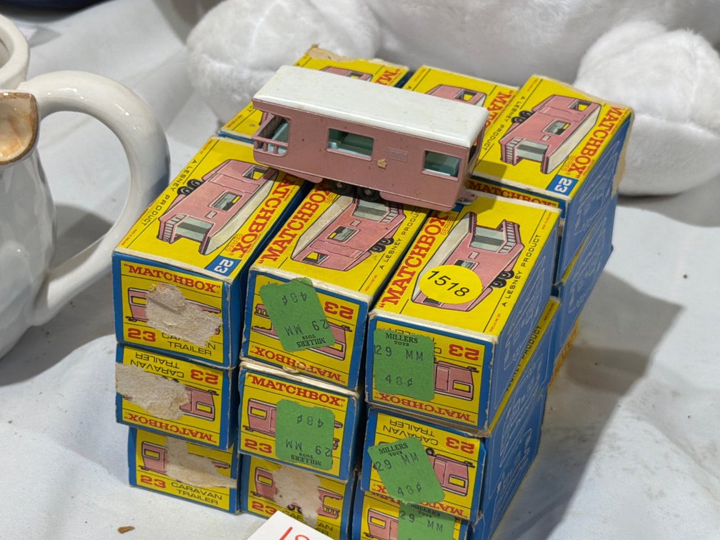 18 MATCHBOX VINTAGE CARAVAN
