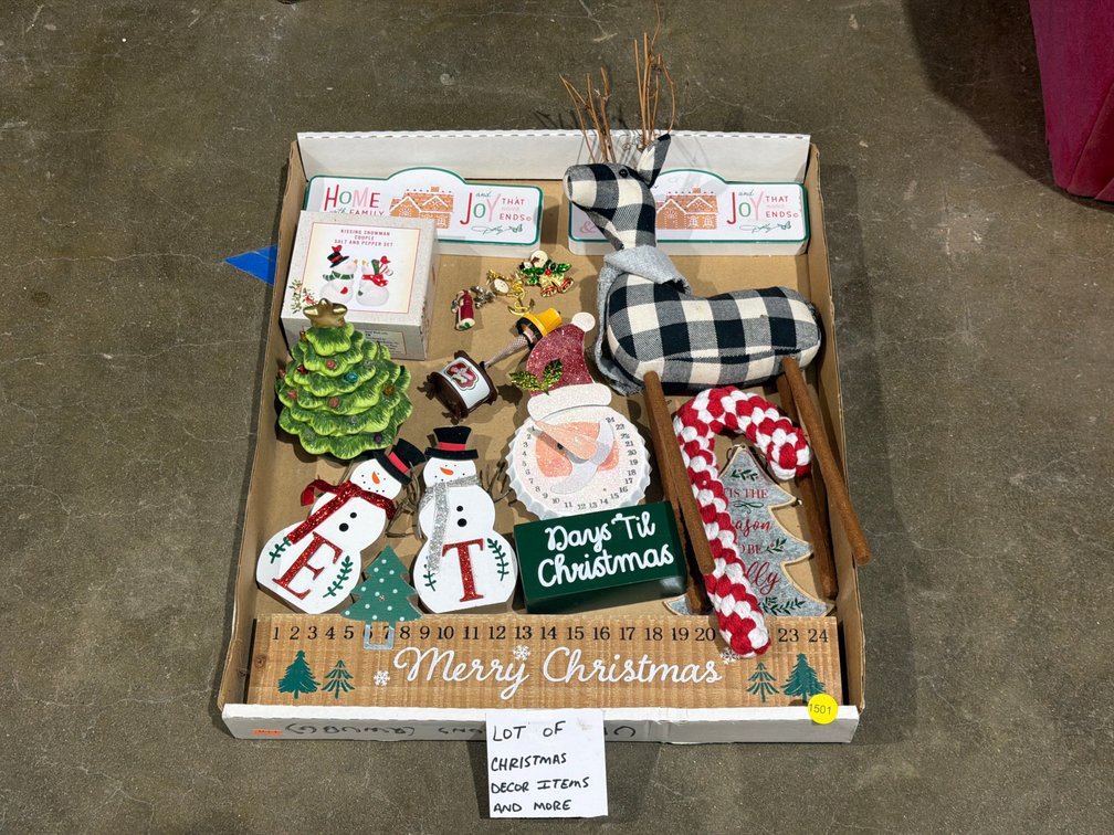 LOT OF CHRISTMAS DECOR ITEMS, ETC