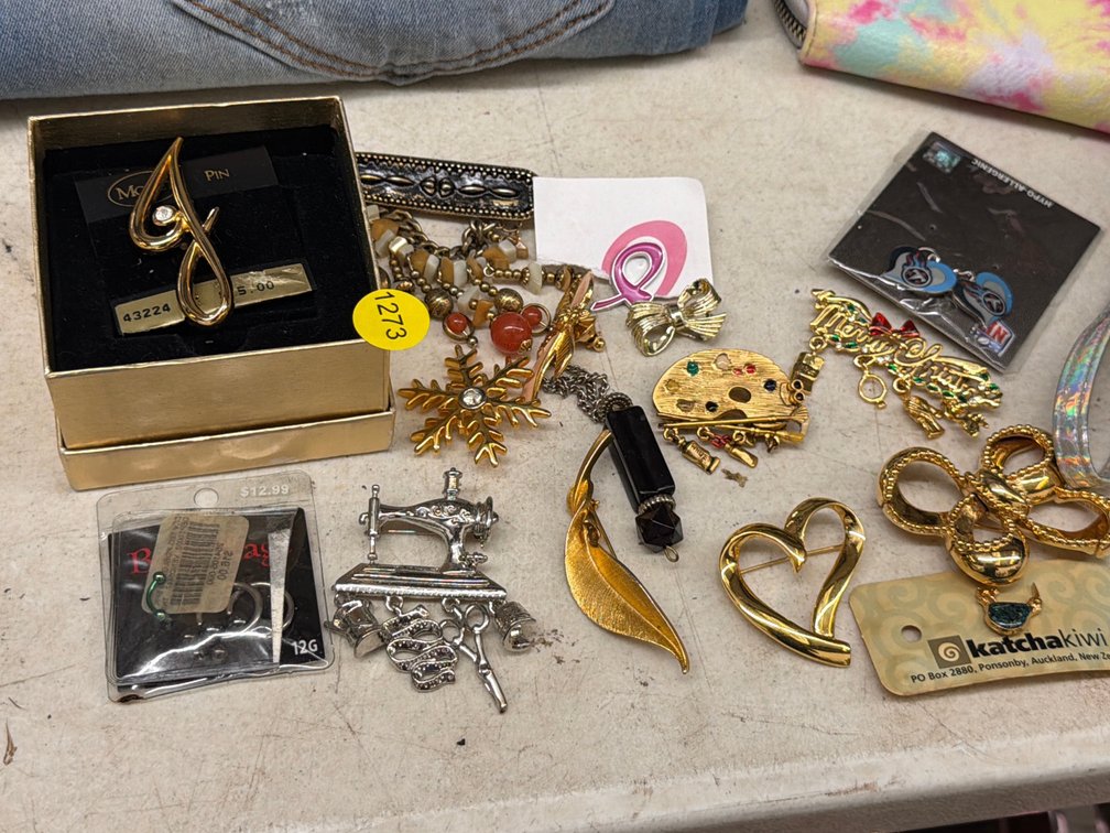 VARIOUS JEWELRY
