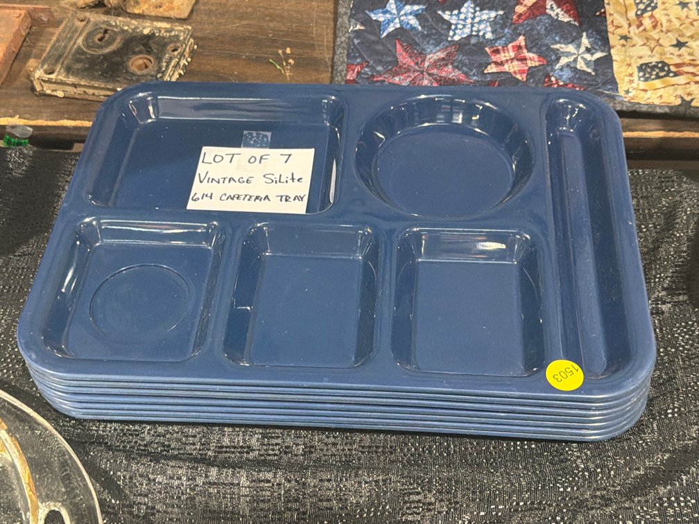 7 SILITE 614 CAFETERIA TRAYS