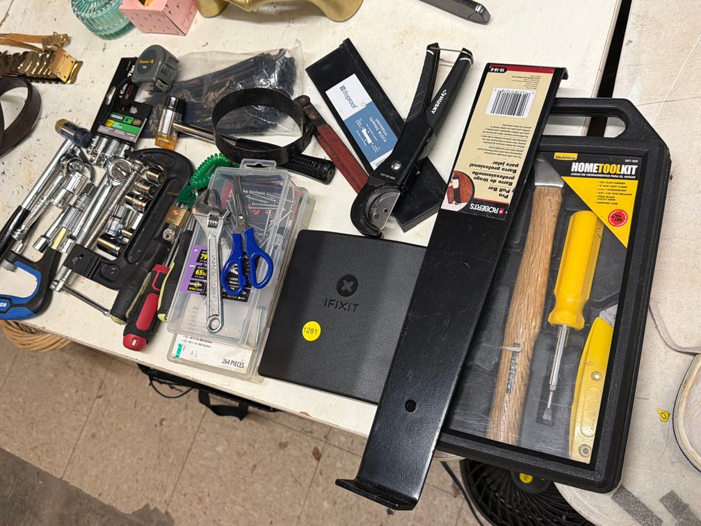 VARIOUS SOCKETS, SOCKET WRENCH, VARIOUS TOOLS, ETC.