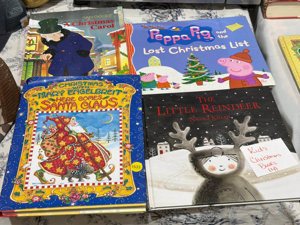 KIDS CHRISTMAS BOOKS (4)