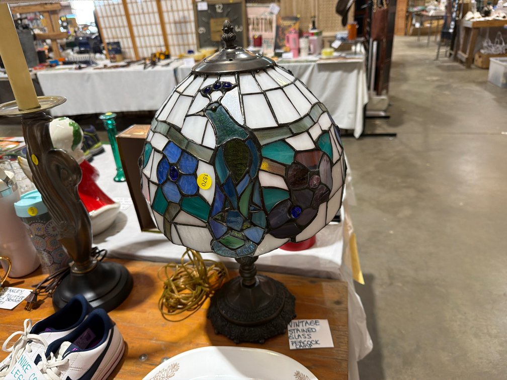 VINTAGE STAINED GLASS PEACOCK LAMP