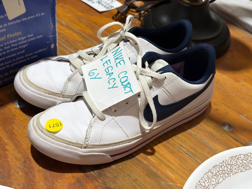 NIKE COURT LEGACY SHOES